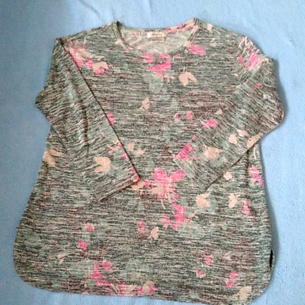 Van Heusen Ladies Floral Pullover